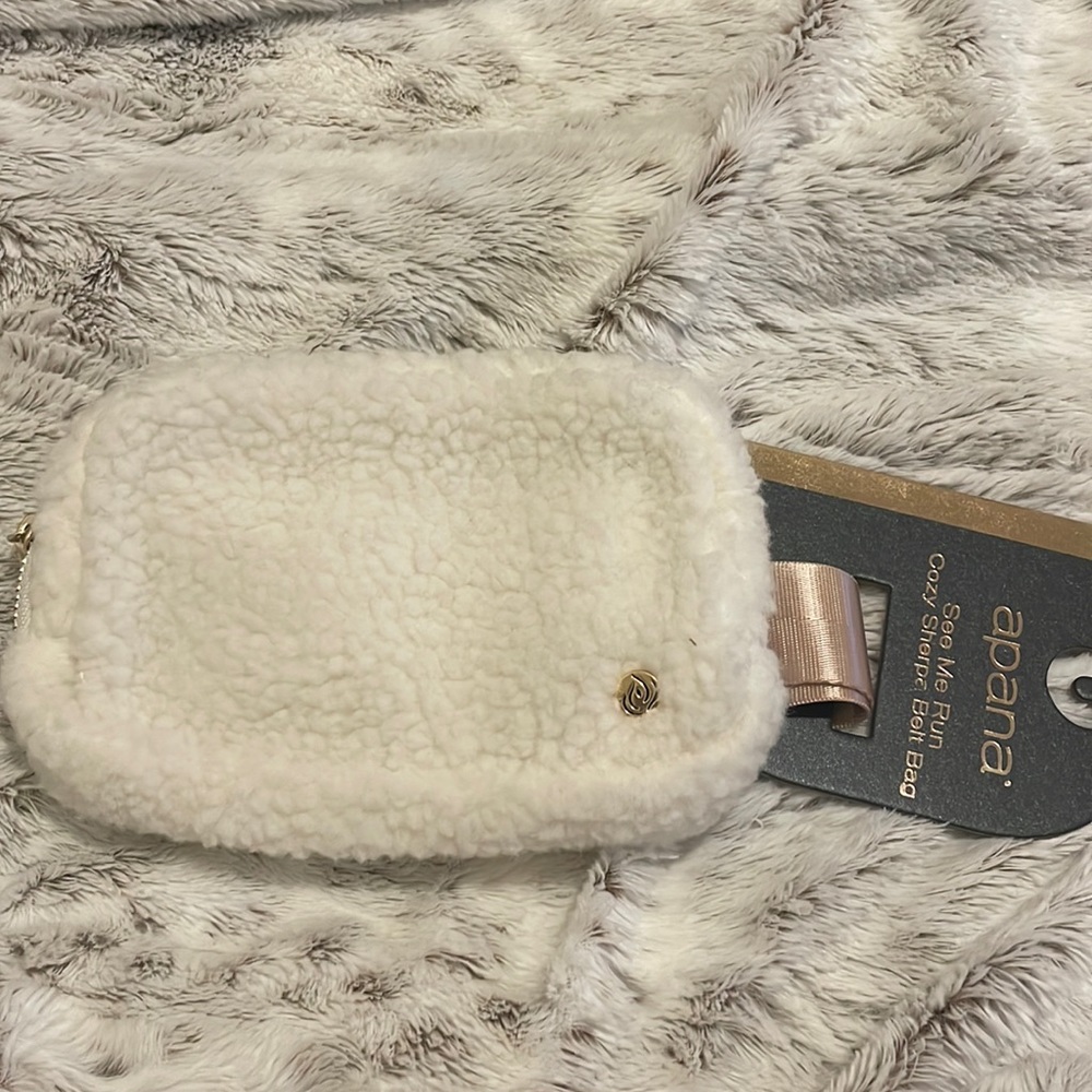Sherpa belt bag